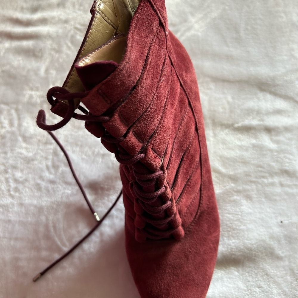 Elegant Burgundy Lace-Up Women's Shoes
